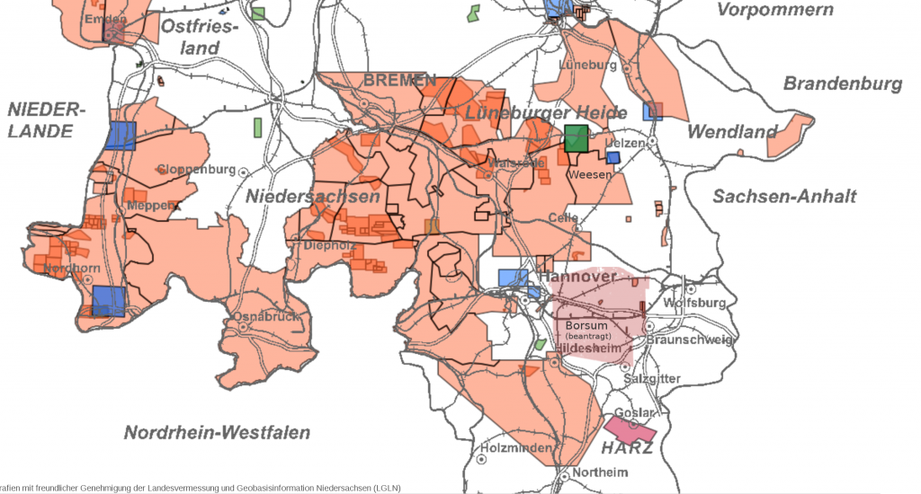 Karte: Flächen mit bergrechtlichen Erlaubnissen (rot) überdecken halb Niedersachsen. Noch im Erlaubnisverfahren: Die Erlaubnis Borsum (graurot) zwischen Braunschweig, Schacht Konrad und Sehnde.